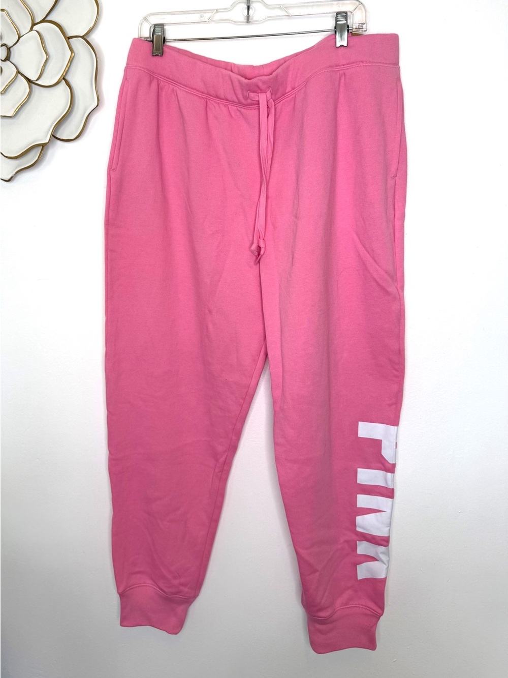 PINK Victoria's Secret women’s relaxed jogger Sweatpants with Side logo